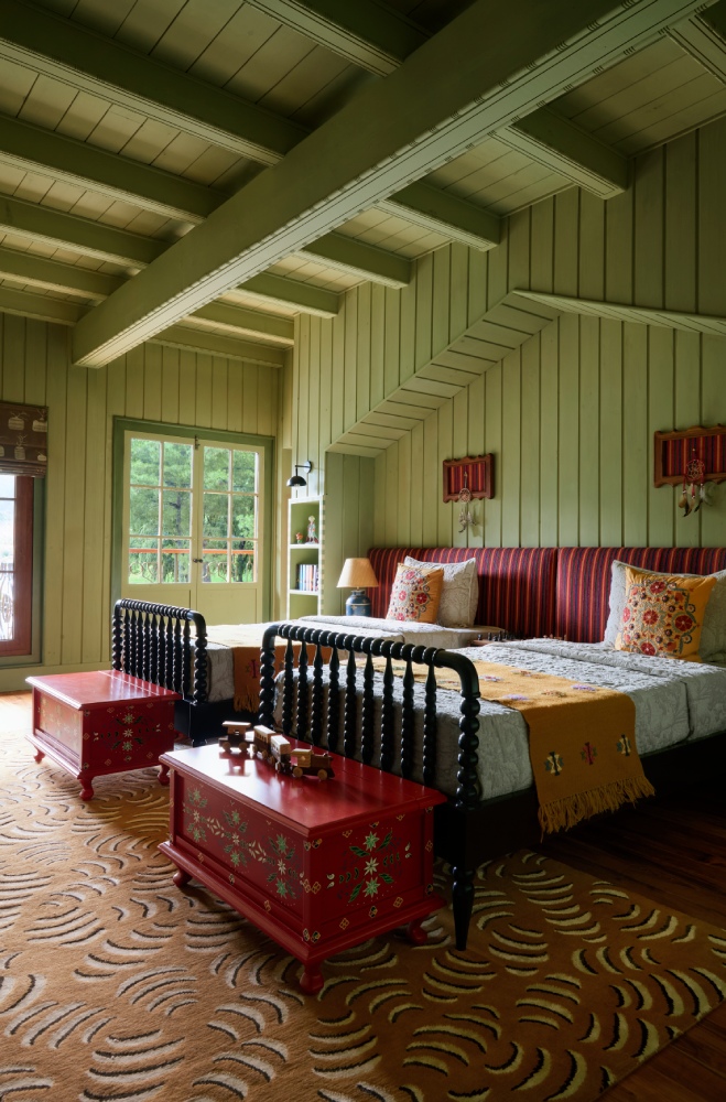 bhutan-log-cabin