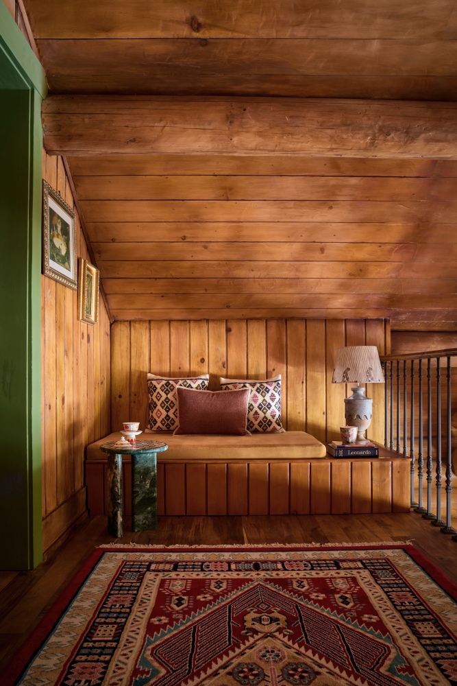 bhutan-log-cabin